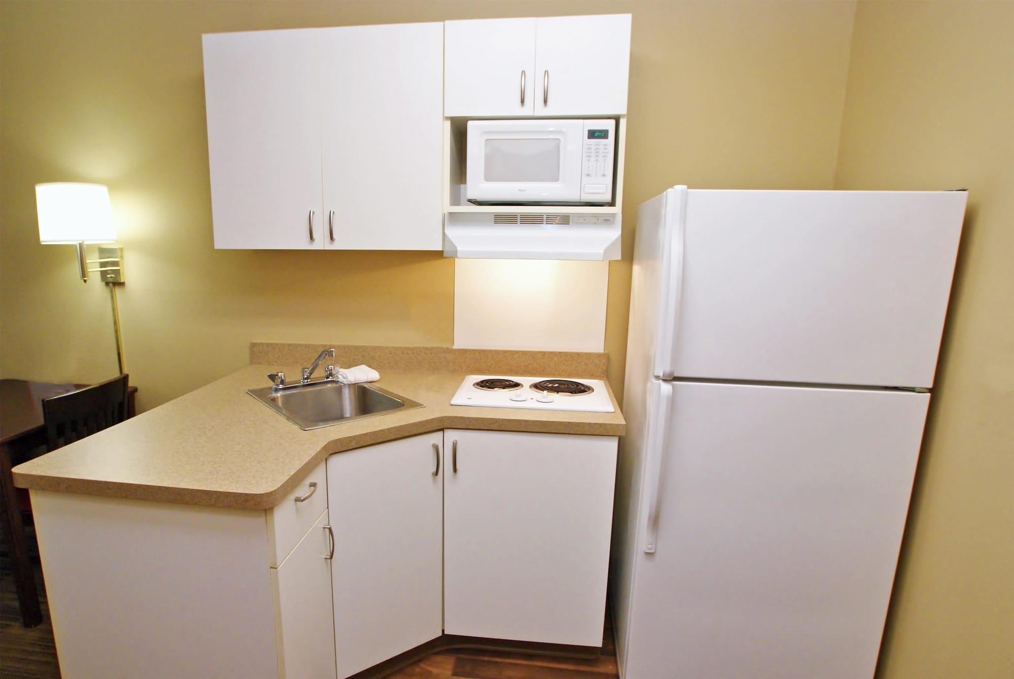 Extended Stay America Suites - Detroit - Southfield - I-696 Farmington Hills Exterior photo