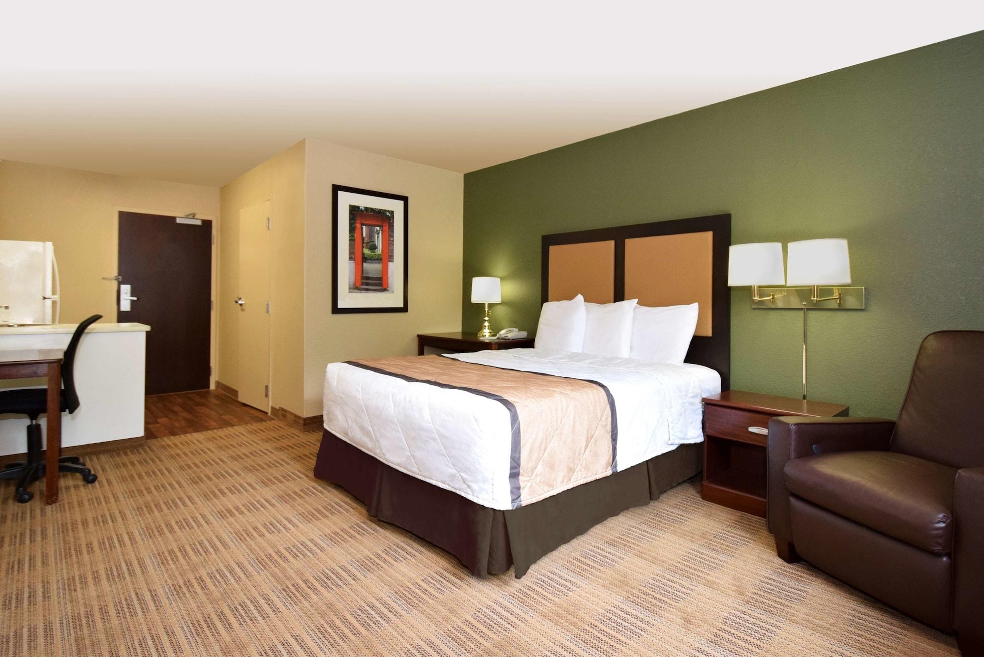 Extended Stay America Suites - Detroit - Southfield - I-696 Farmington Hills Exterior photo