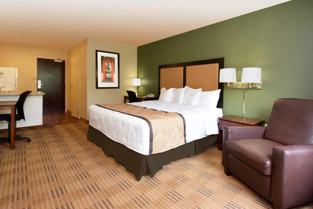 Extended Stay America Suites - Detroit - Southfield - I-696 Farmington Hills Exterior photo